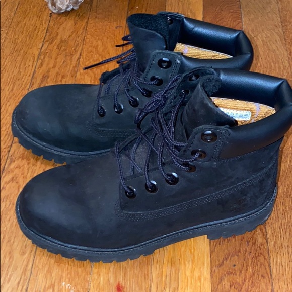 Women’s timbs size 5 - Picture 3 of 3